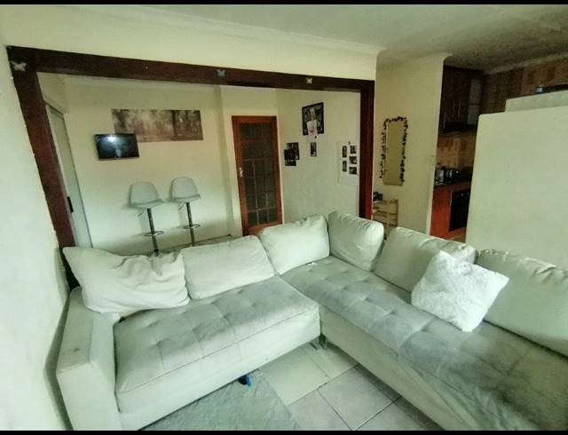 3 BEDROOM FREEHOLD FOR SALE IN EKUPHUMLENI
